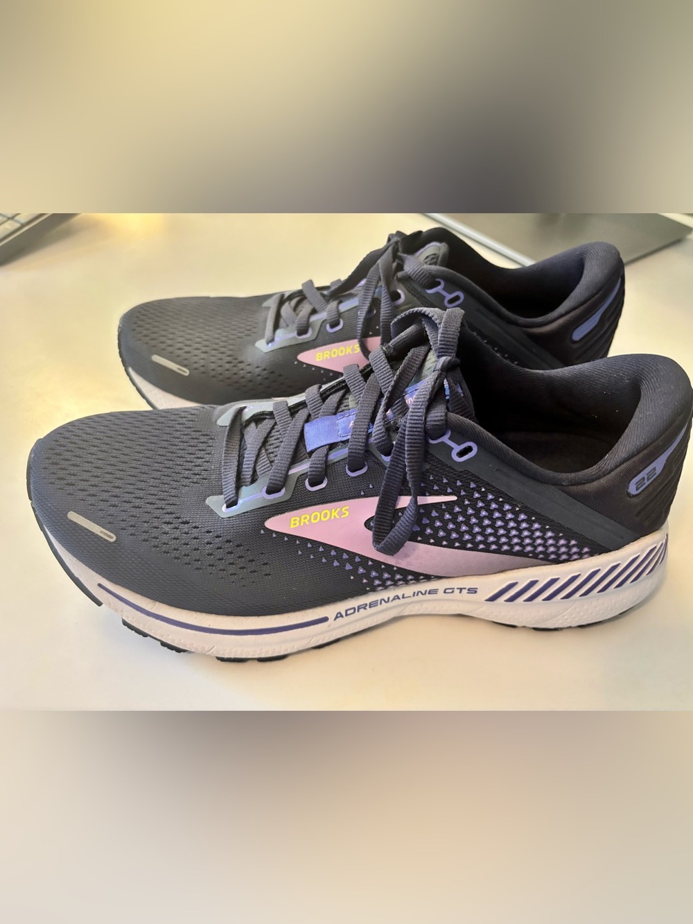Brooks - Adrenaline GTS 22 Sz 9